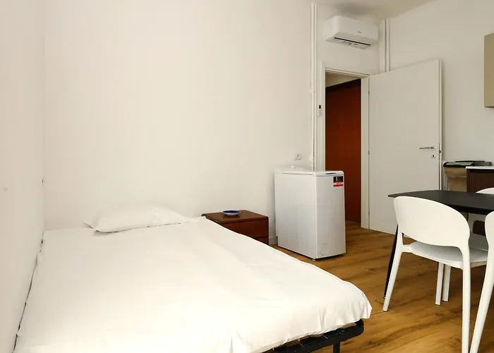 Joivy 1-bed With Balcony Near Subway * Mediolan